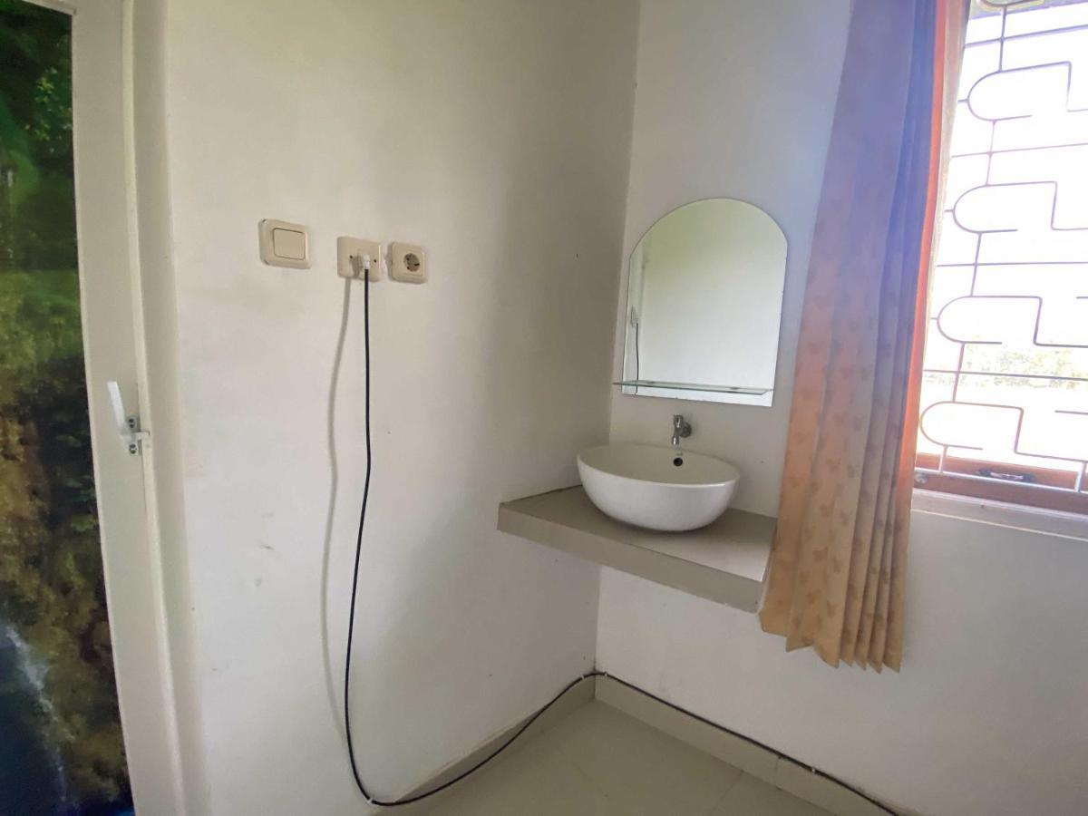 Ana Inn Ambarawa Mitra Reddoorz Semarang Exterior photo